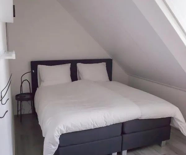 Heuvel Zicht Apartment *